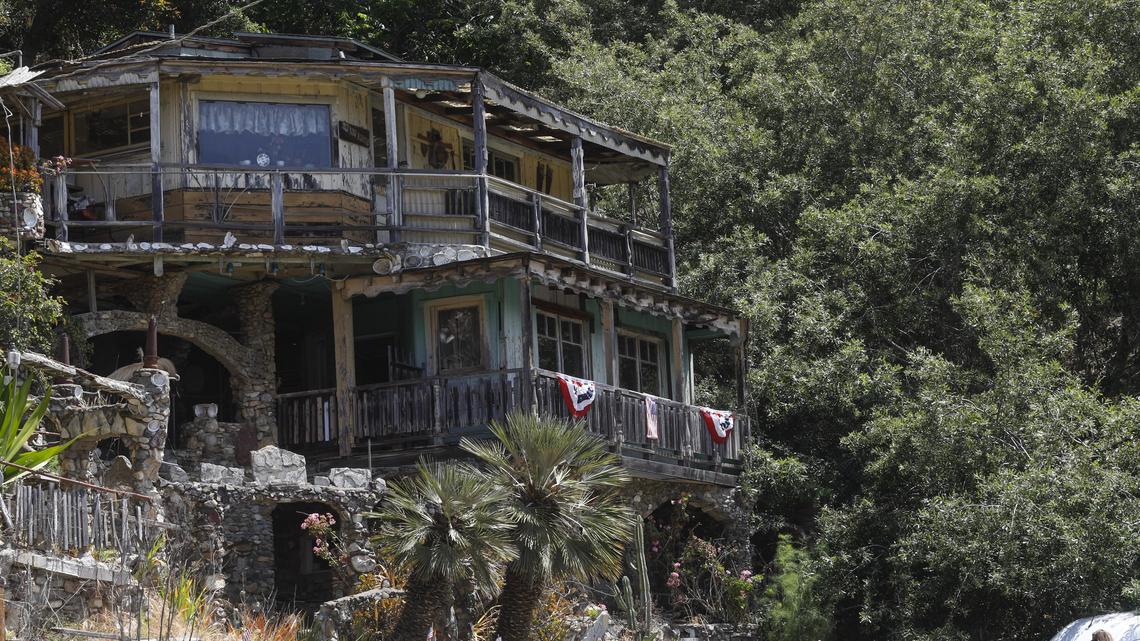 You can now buy Nitt Witt Ridge — the ‘anti-Hearst Castle’ — at a drastically reduced price