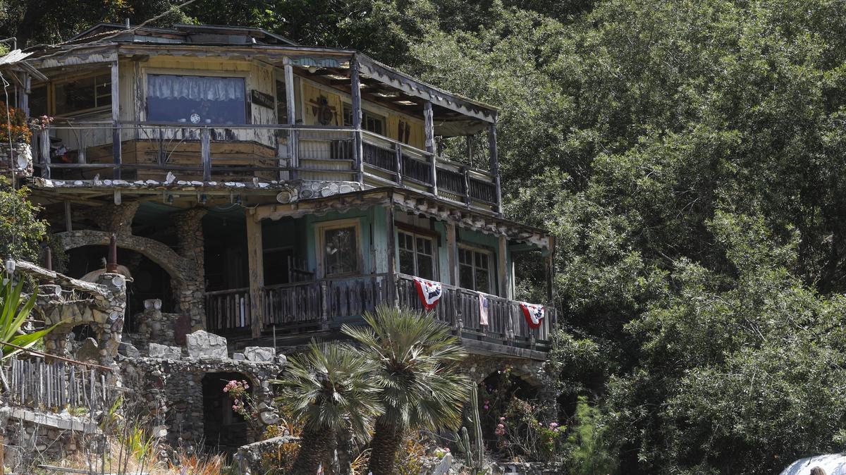 Nitt Witt Ridge, the ramshackle, folk-art-style structure assembled by Cambria eccentric trashman Art Beal over two decades, is located at 881 Hillcrest Drive in Cambria.