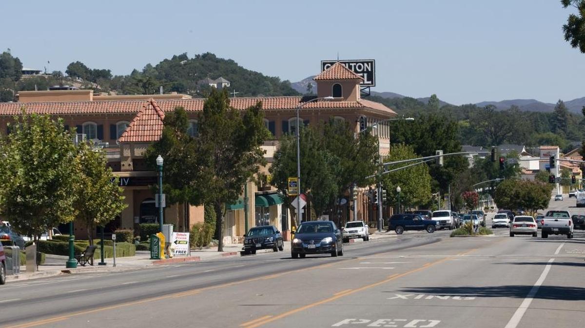 A traffic plan for downtown Atascadero could narrow a stretch of El Camino Real from Rosario Avenue to Highway 41.