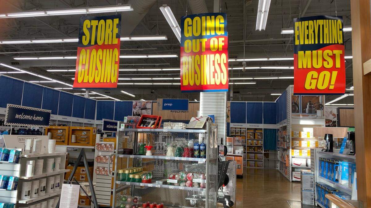 Signs went up announcing the closure of Bed Bath & Beyond in San Luis Obispo on Friday, Feb. 3, 2023.
