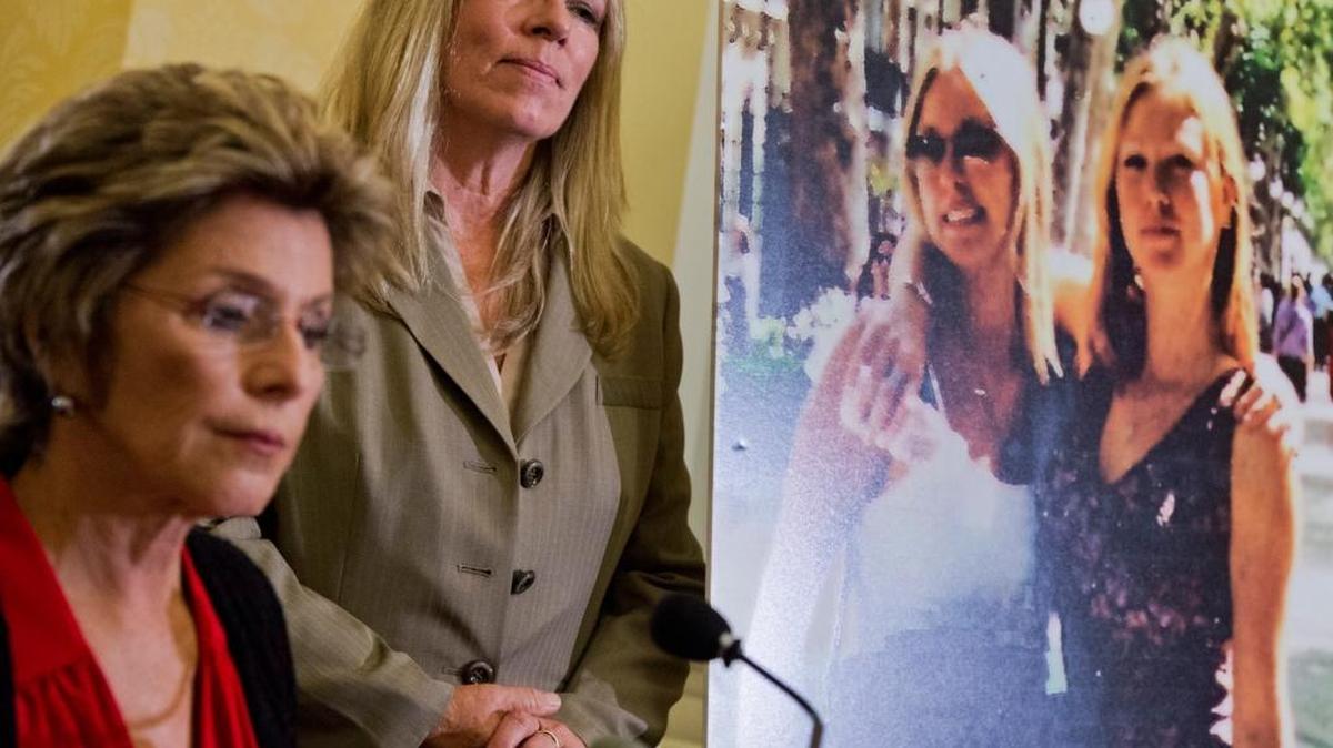 Cally Houck, right, whose daughters Raechel, 24, and Jacqueline, 20, pictured, were killed in a 2004 crash near Paso Robles in a rented PT Cruiser that was under a safety recall, conducts a news conference at the Capitol with Sen. Barbara Boxer, D-Calif., in 2012.