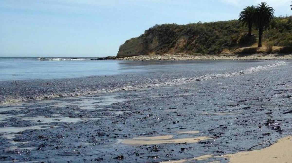Oil from the May 2015 pipeline spill fouls the shore of Refugio State Beach in Santa Barbara County.