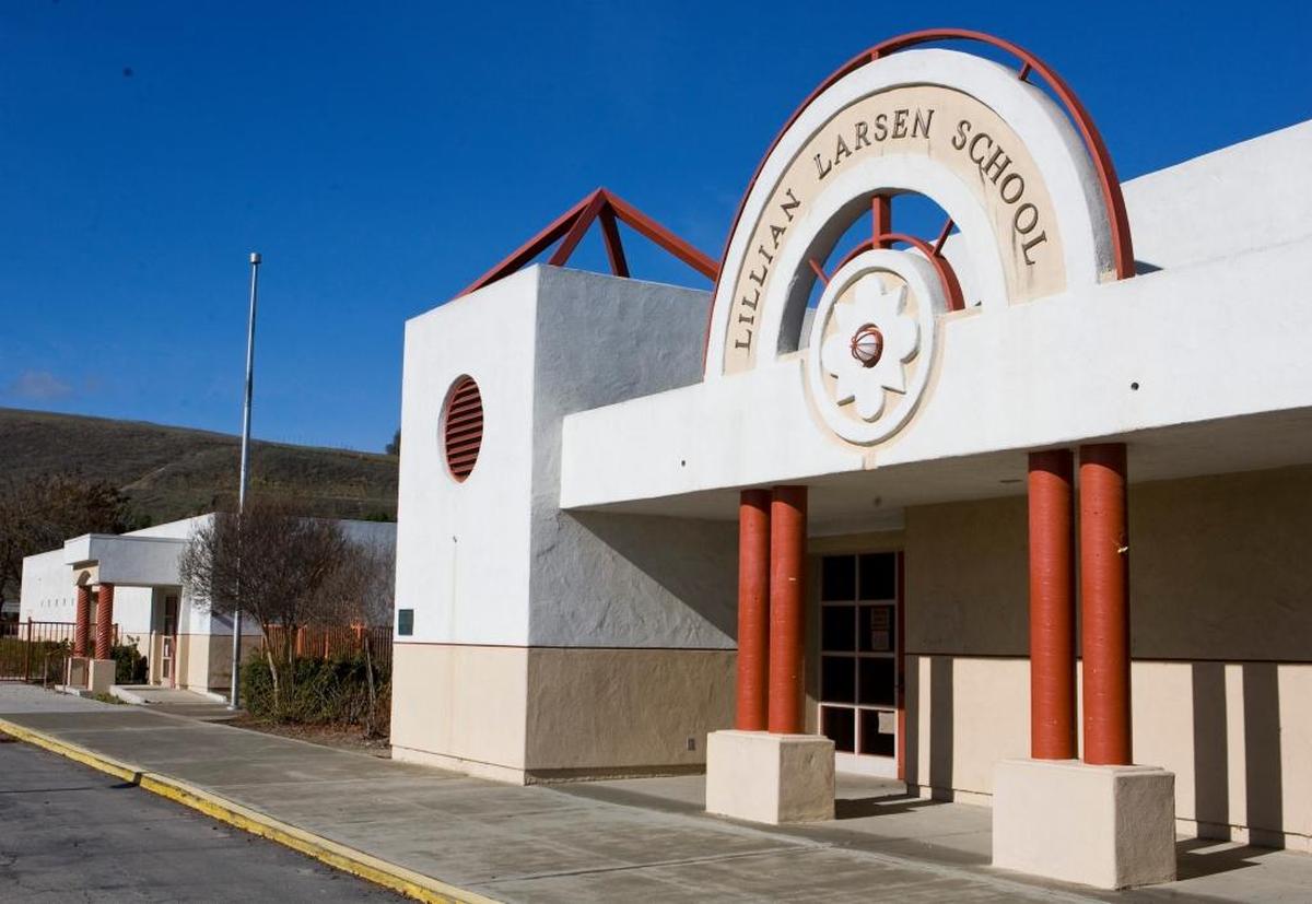 Lillian Larsen Elementary School serves students within the San Miguel school district. 