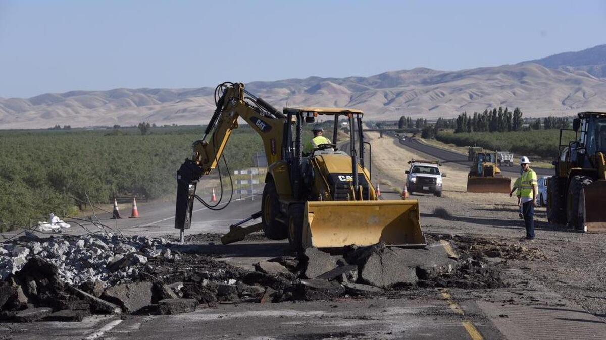 A sinkhole closed northbound Interstate 5 south of Tracy near Highway 33 on Tuesday, May 31, 2016.