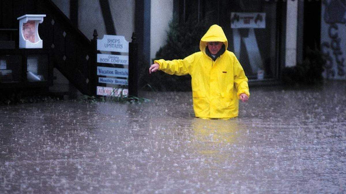 Water rose to waist deep in Cambria’s West Village thanks to flooding in March 1995.