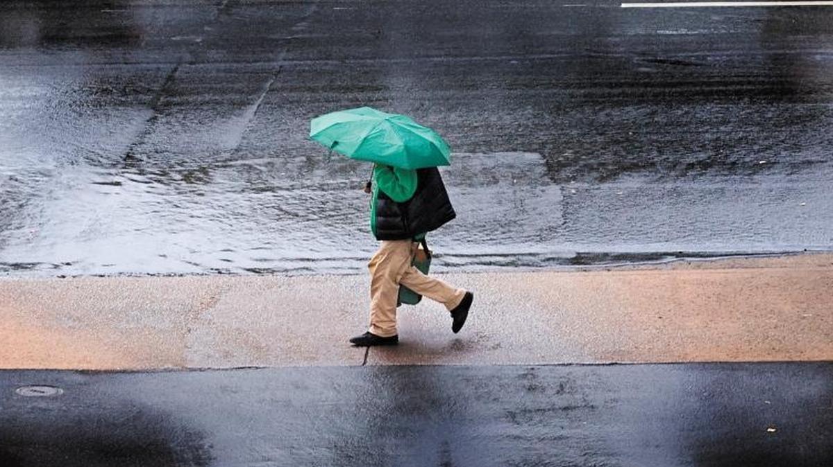 There’s nearly as much chance that California experiences average precipitation or even flooding as there is for another dry winter akin to 2015, forecasters said last week.