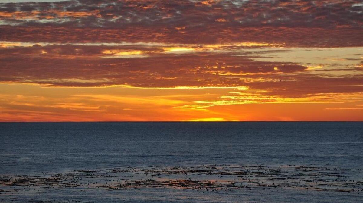 Meteorologists have concluded that there’s truth to the old sailor saying, “Red sky at night, sailor’s delight. Red sky in the morning, sailor’s warning.”