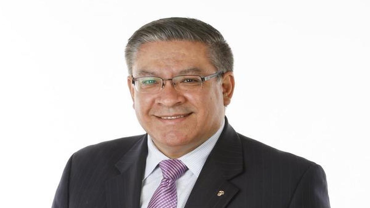 Salud Carbajal.