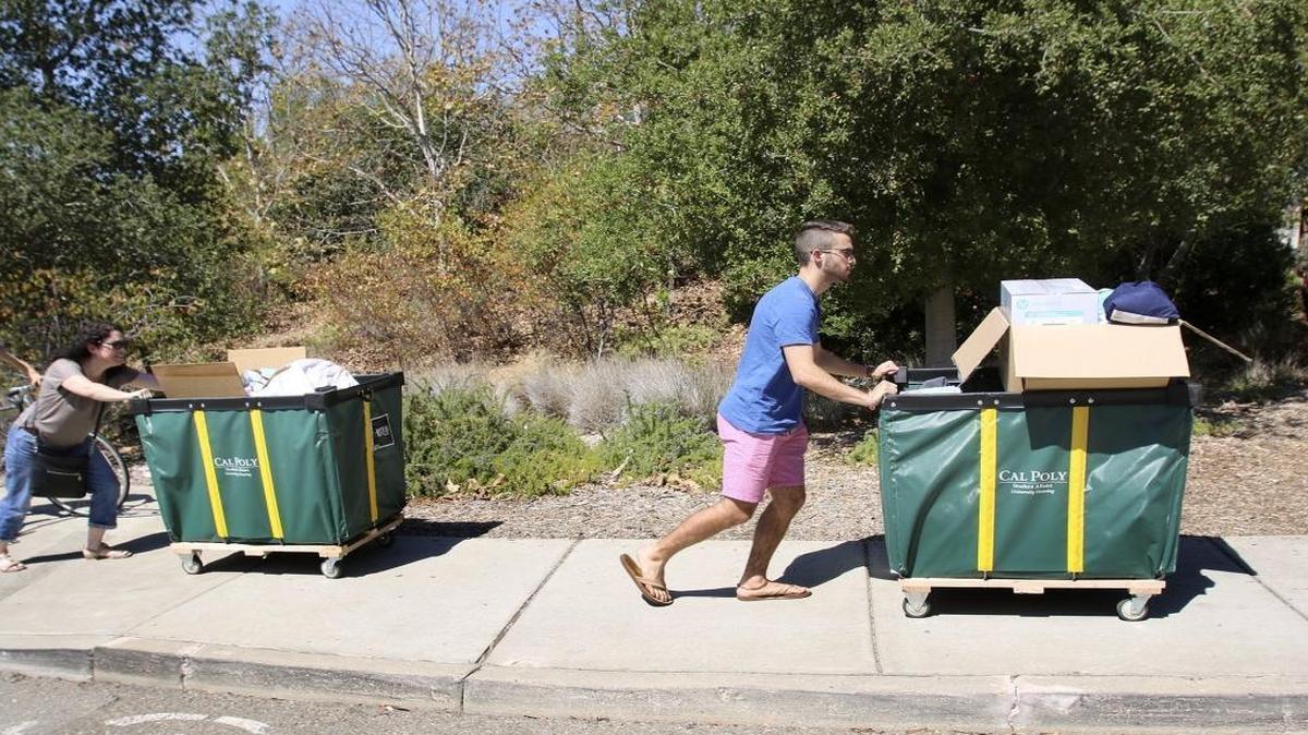 Freshman Oded Tzori, a mechanical engineering major, and his mom Dorit Tzori, on Cal Poly move-in day, 2016.
