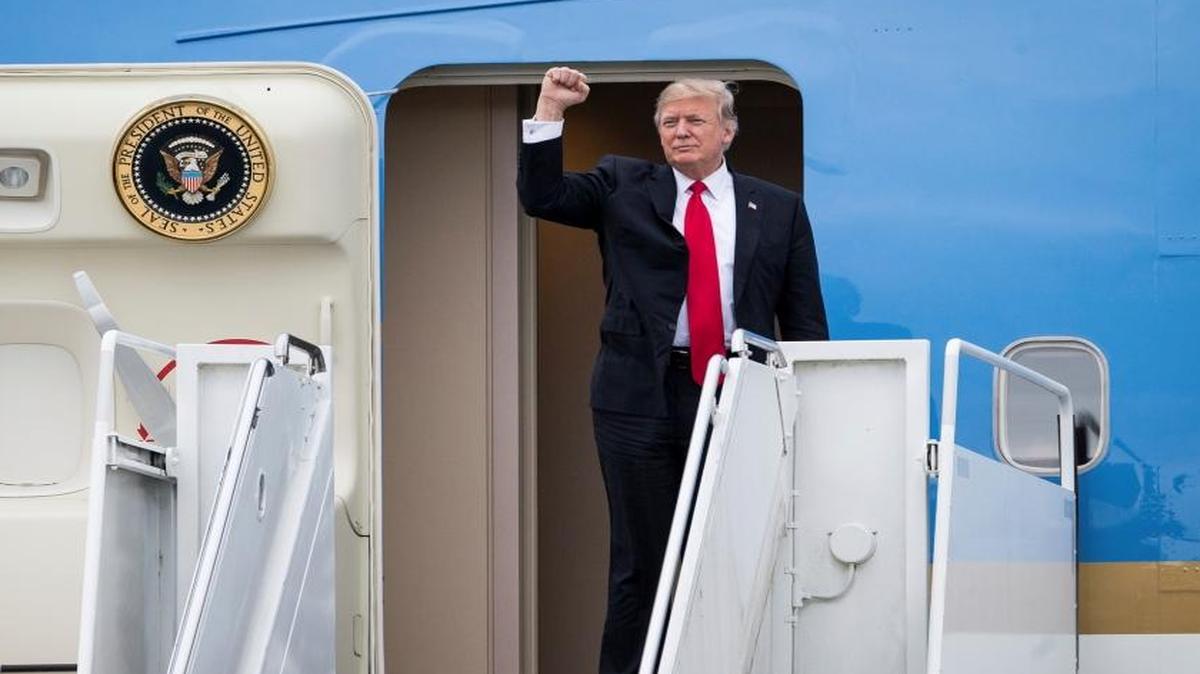 President Donald J. Trump arrives on Air Force One at the Palm Beach International Airport in West Palm Beach, Fla., on Friday, March 3, 2017.