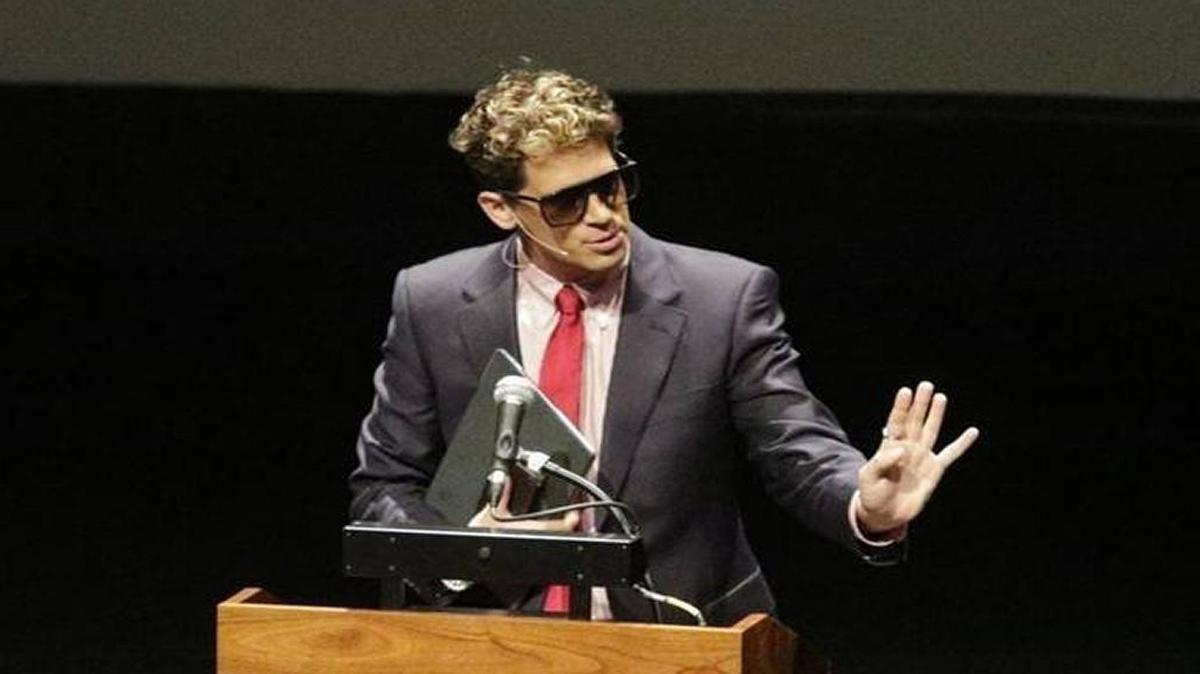 Milo Yiannopoulos speaks at Cal Poly on Tuesday, Jan. 31, 2017.