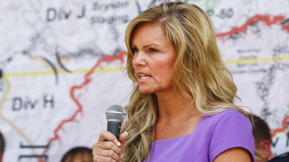 San Luis Obispo County Supervisor Lynn Compton speaks at a press conference on the Chimney Fire at the Paso Robles Event Center in August 2016.