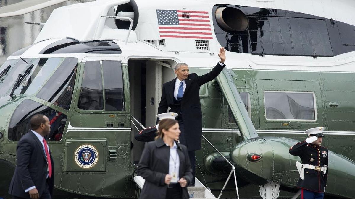 Former President Barack Obama waves from the Executive One helicopter after the 58th presidential inauguration in Washington, D.C., on Jan. 20, 2017.