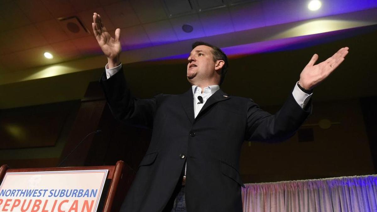 Republican presidential candidate Sen. Ted Cruz, R-Texas, speaks at a dinner in Rolling Meadows, Ill., on Friday, March 11, 2016.