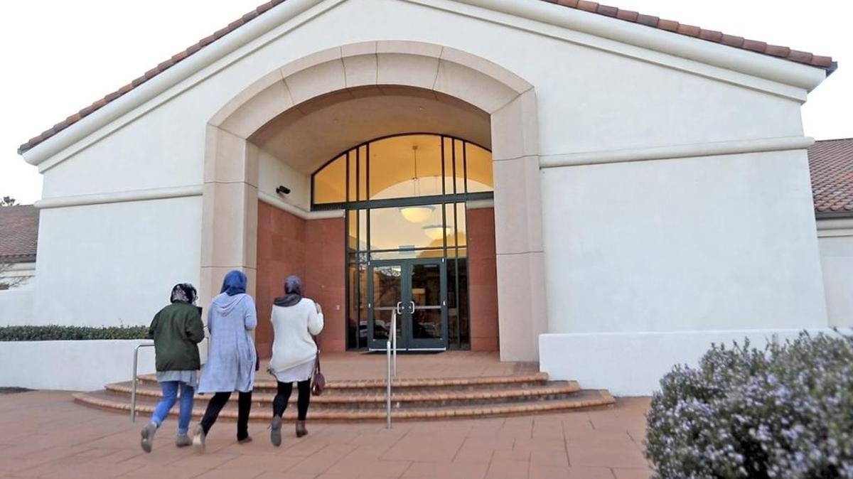 Mosque of Nasreen sponsored a event called "Get to know your Muslim neighbors" which because of the size of the crowd, held at the Church of Jesus Christ of Latter Day Saints in San Luis Obispo, Friday, Feb. 24, 2017.