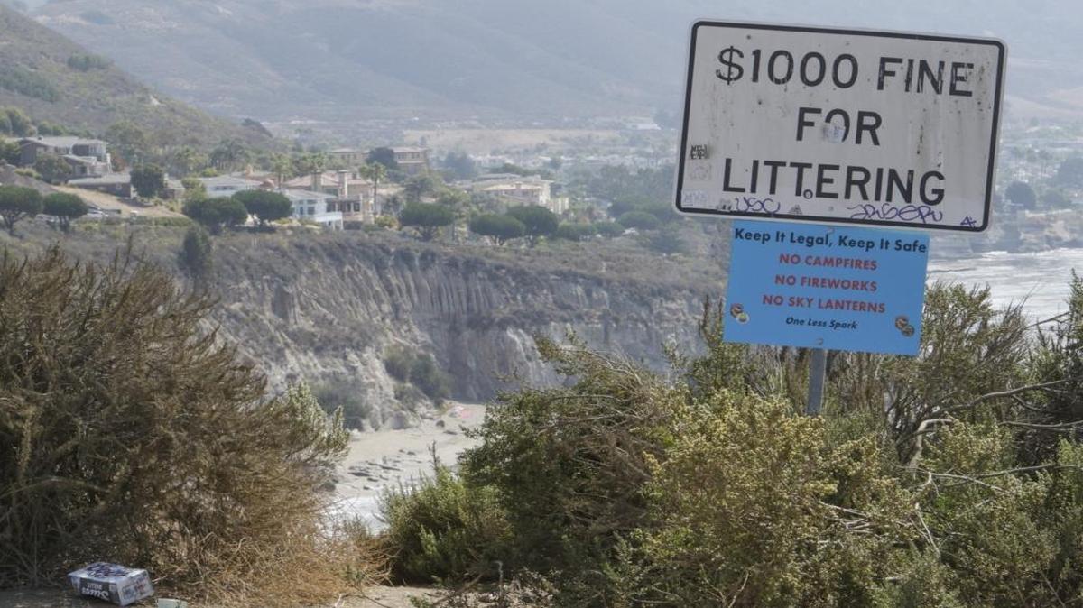 A “no littering” sign at Pirate’s Cove.