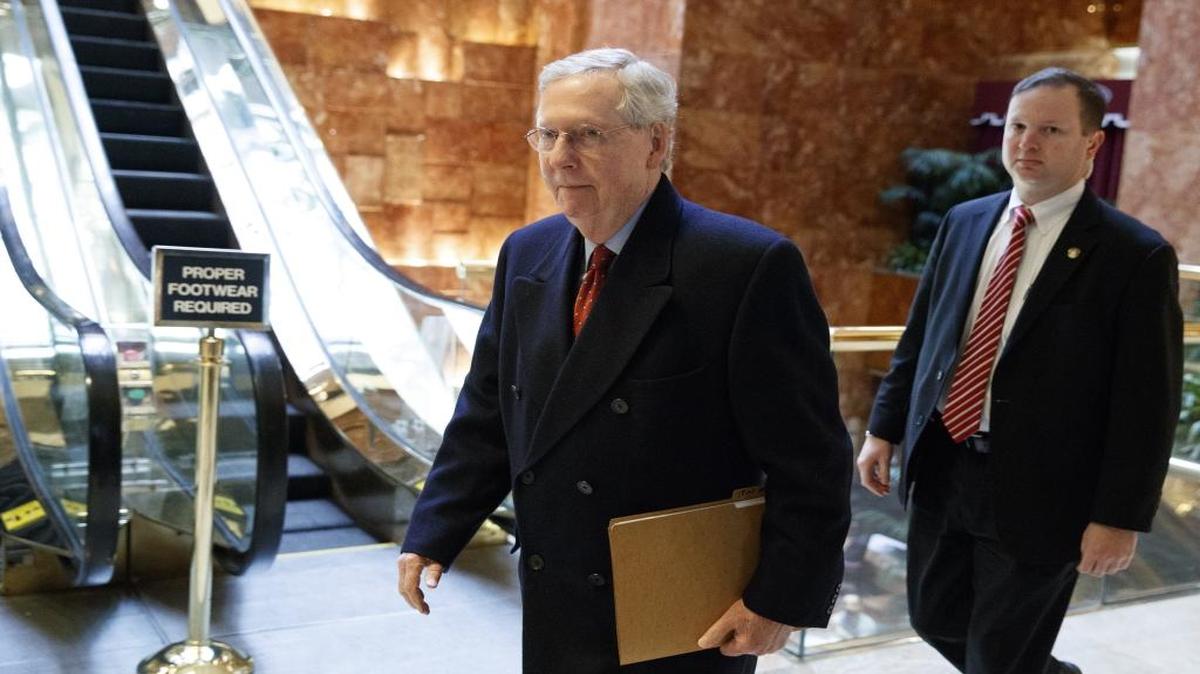 Senate Majority Leader Mitch McConnell of Kentucky arrives at Trump Tower in New York, Monday, Jan. 9, 2017, for a meeting with President-elect Donald Trump.