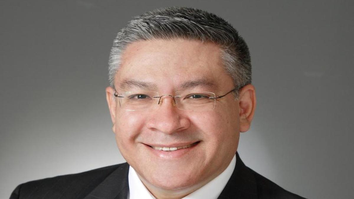 Salud Carbajal.