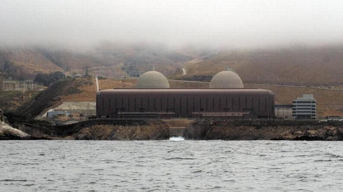 The view of Diablo Canyon (2007) from about a mile out.