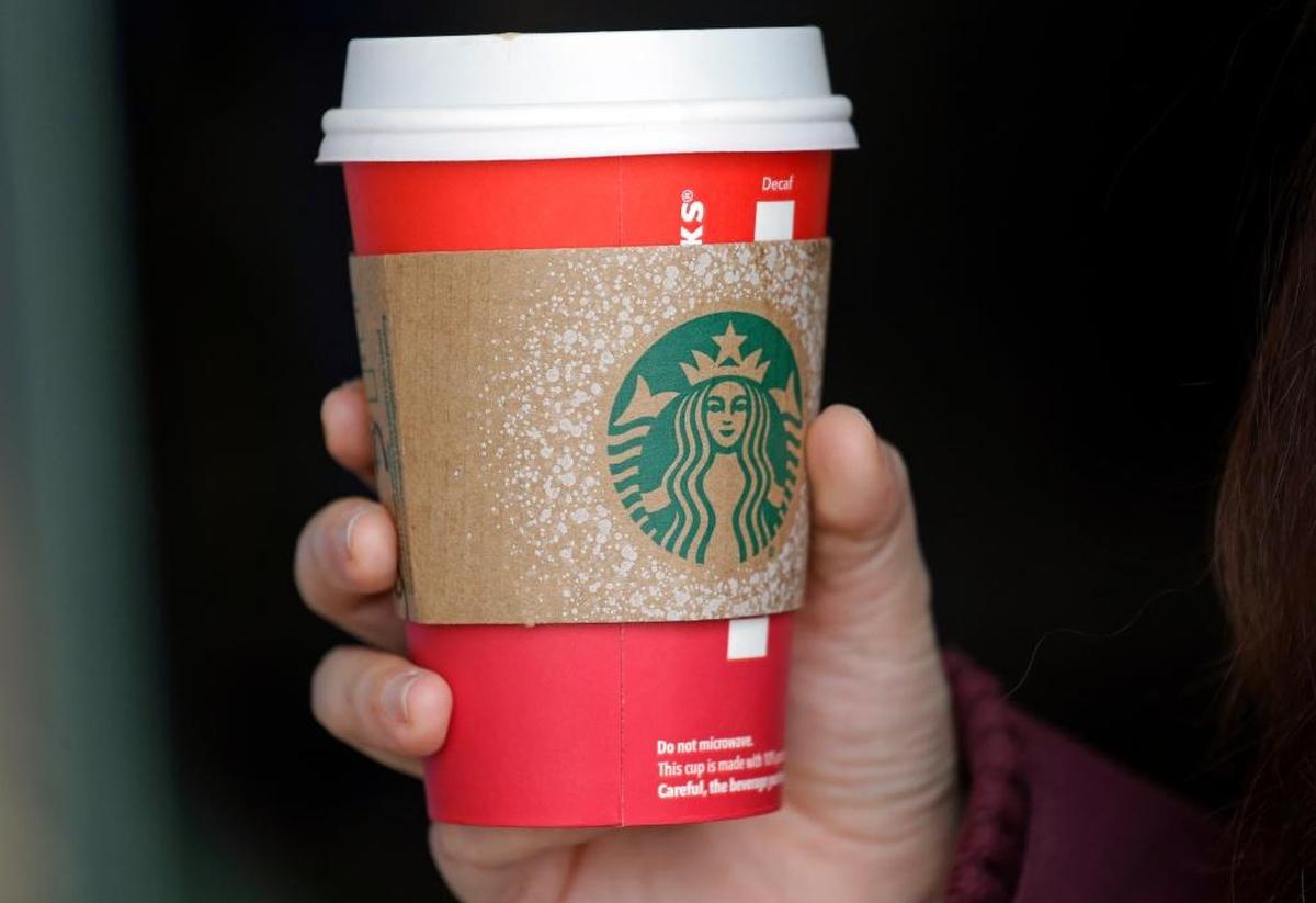 Starbucks has closed one of its two locations in Fresno’s River Park.