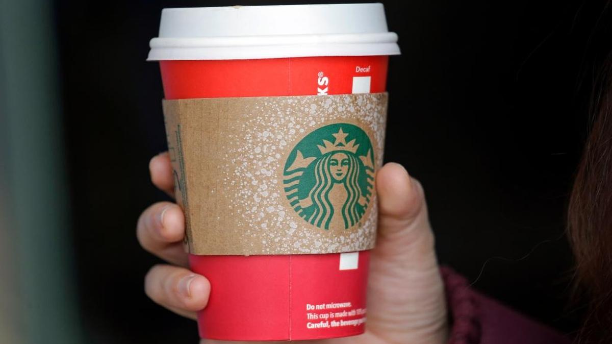 Starbucks has closed one of its two locations in Fresno’s River Park. 