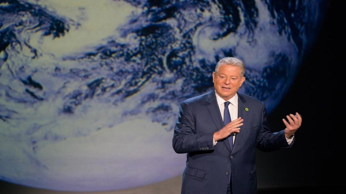 Al Gore gives his updated presentation in Houston in "An Inconvenient Sequel: Truth To Power."