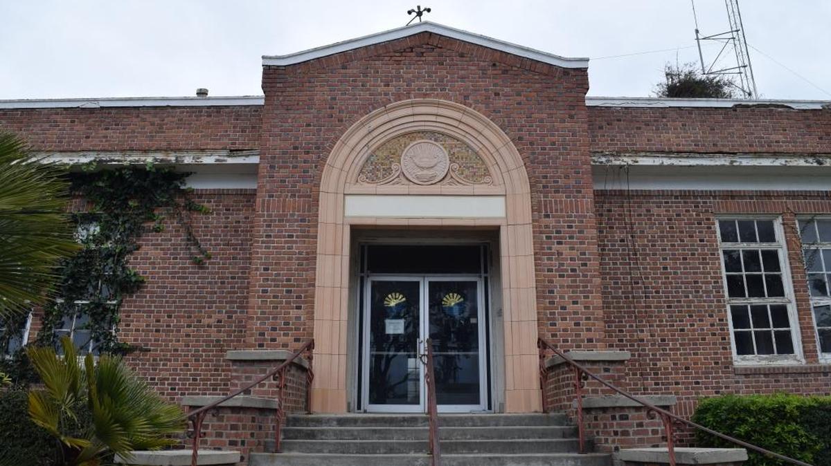 Pismo Beach is considering repurposing its old City Hall on Bello Street to be a new fire station.