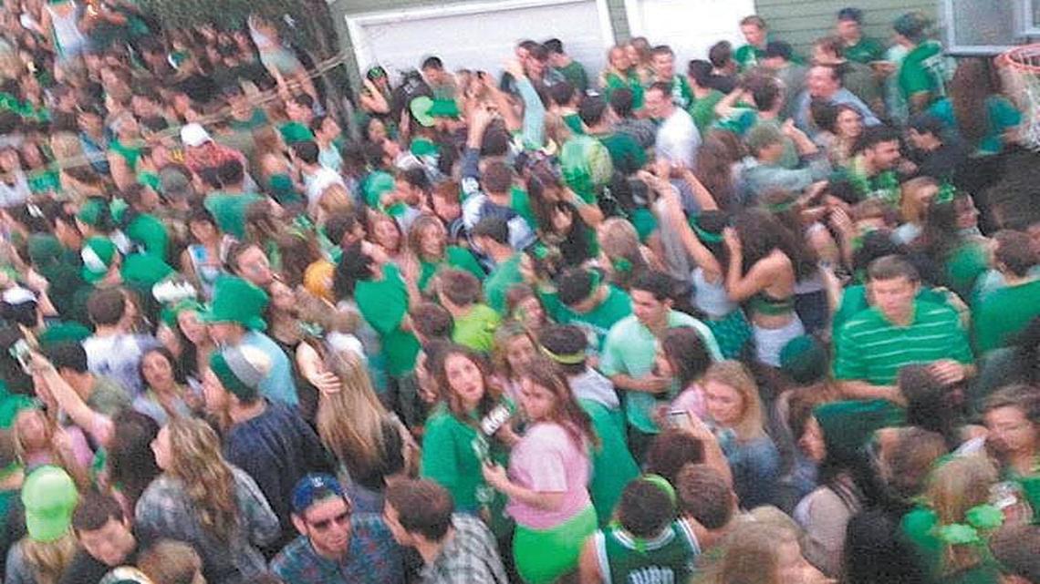 Partiers on roof shortly before it collapse at 348 Hathway in San Luis Obispo in 2015.