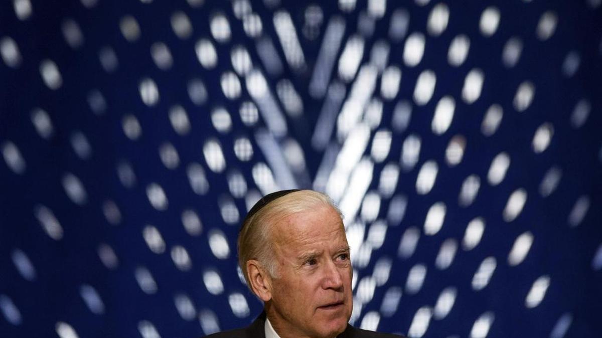 Vice President Joe Biden speaks during a memorial service for former Israel Prime Minister Shimon Peres at Adas Israel Congregation in Washington on Thursday, Oct 6, 2016.