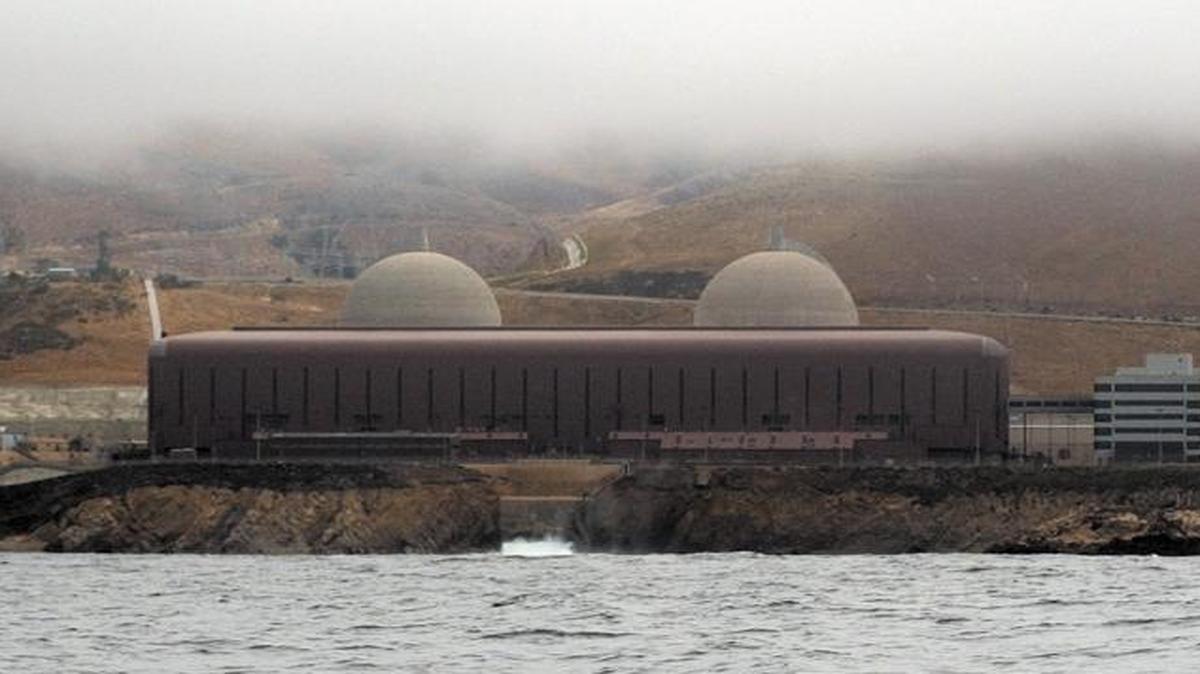 The view of Diablo Canyon (2007) from about a mile out.