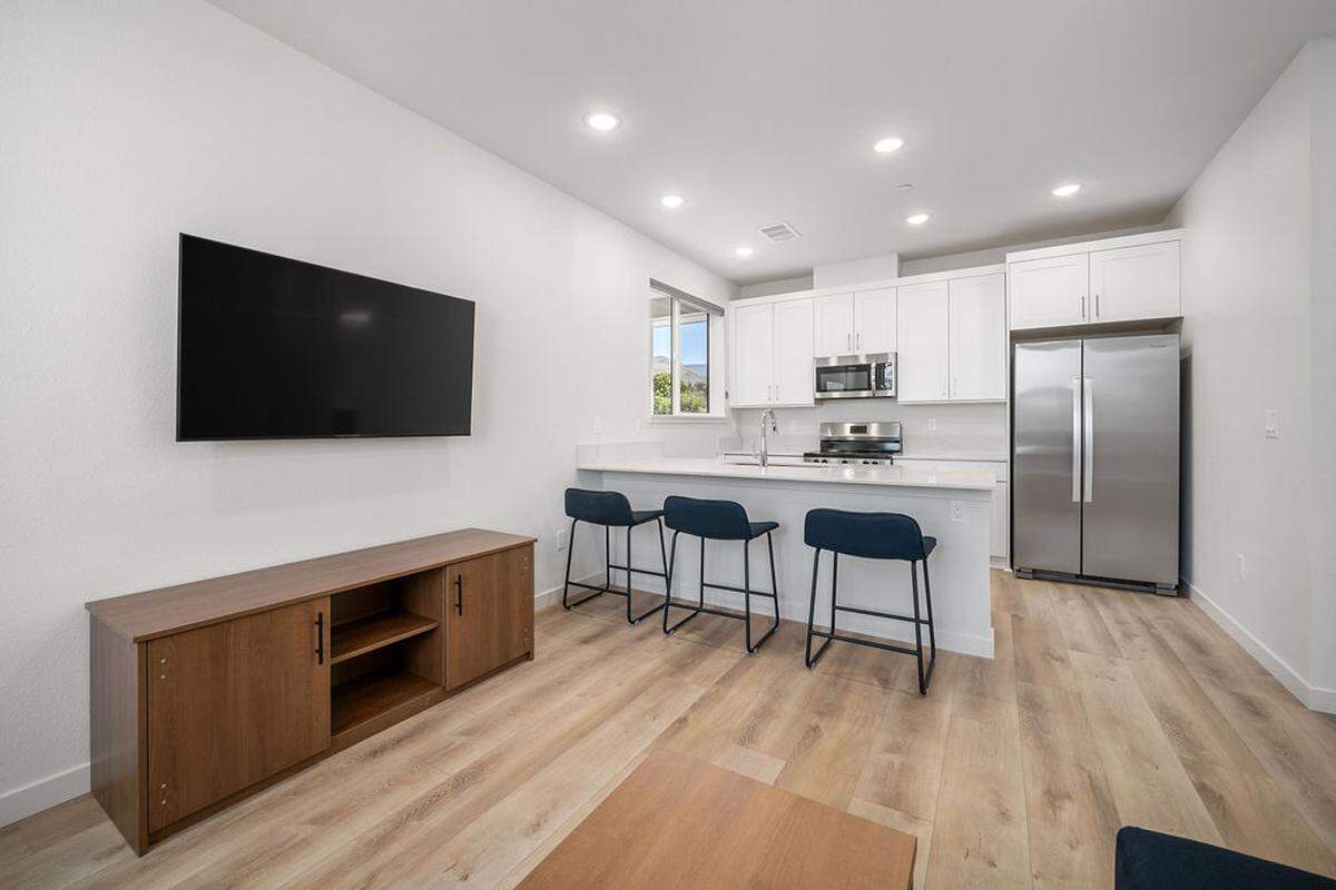 1213 Murray Exterior 2