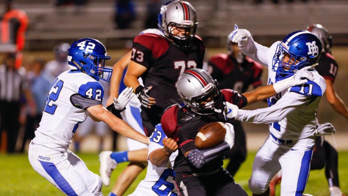 Morro Bay High School takes on Nipomo on Friday, October 5, 2018.
