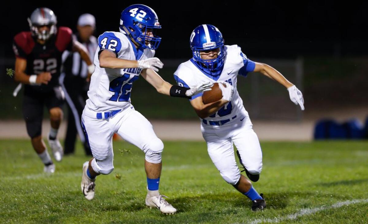 Morro Bay High School takes on Nipomo on Friday, October 5, 2018.
