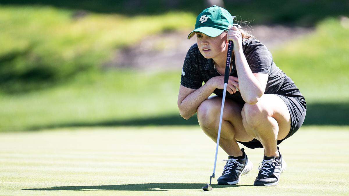 Cal Poly golfer Caroline Cantlay lines up a putt.