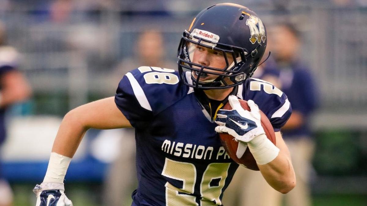 Mission Prep football hosts Coast Union. Photo by Joe Johnston 09-08-17