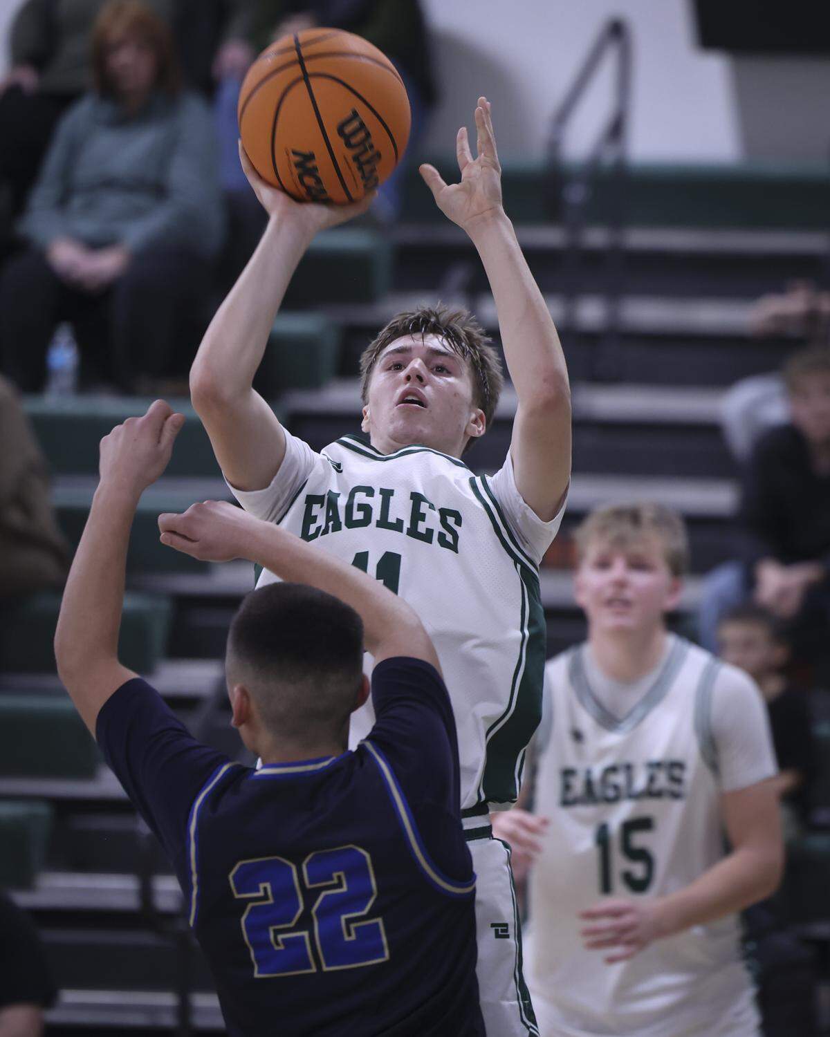 Harrison Bays shoots over Jackson Esparza. Templeton beat Mission Prep in overtime, 76-70 on Jan. 7, 2026.