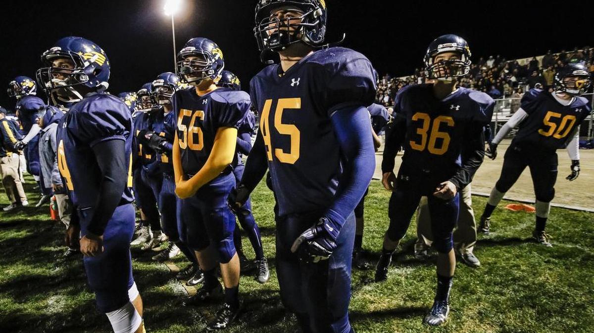 Arroyo Grande vs Thousand Oaks during Friday’s playoff game.