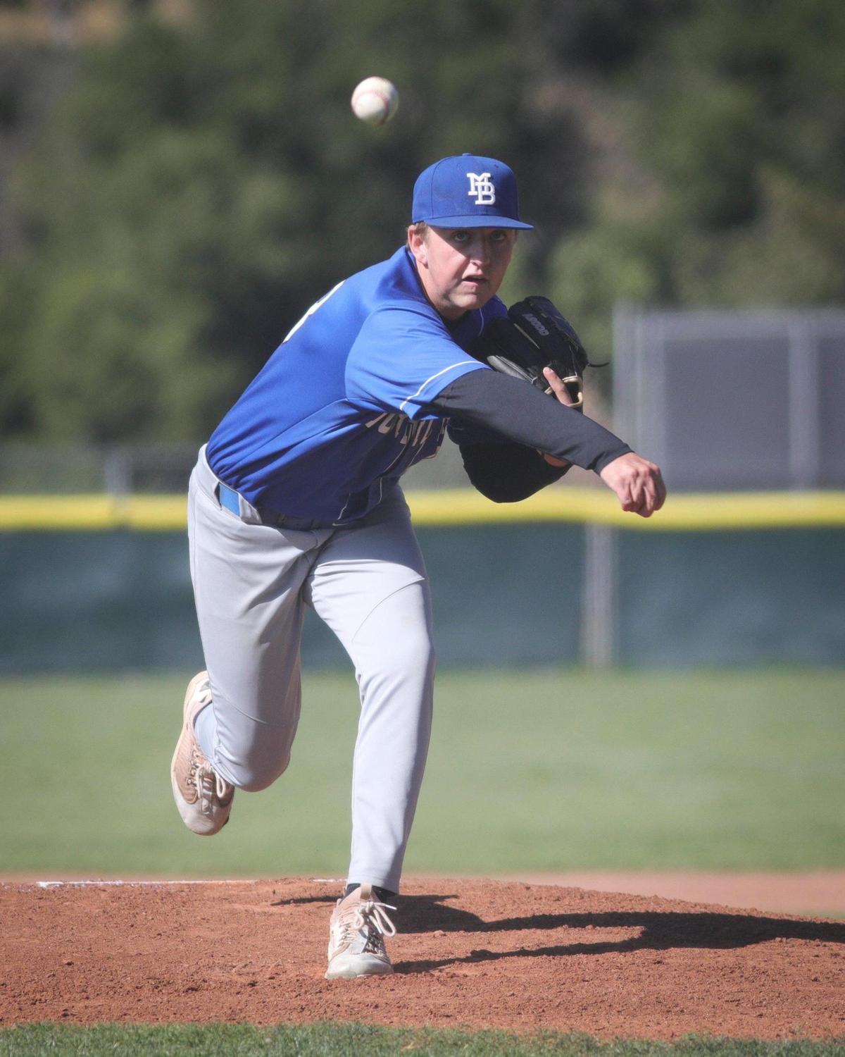 EvaN Davis pitches for the Pirates. Morro Bay beat San Luis Obispo 8-5 on May 13, 2025.