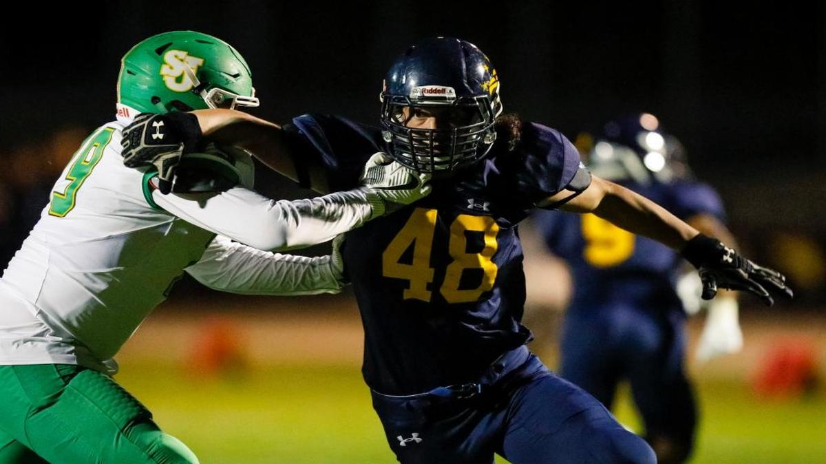 Arroyo Grande High football hosts St. Josephs in a non-league game. Photo by Joe Johnston 09-22-17