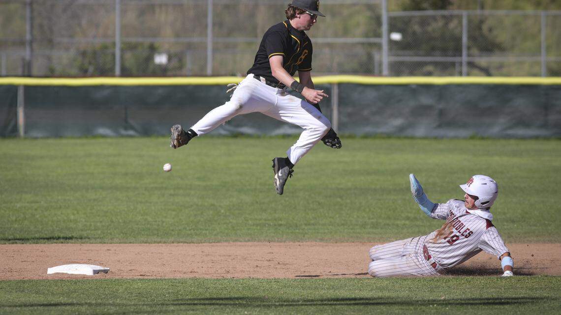 SLO High baseball closes in on league title run with 5-4 nail-biter win over Paso