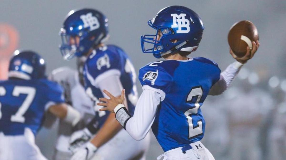 Morro Bay hosts Nipomo in a Northern League game. David Middlecamp 10-27-2017