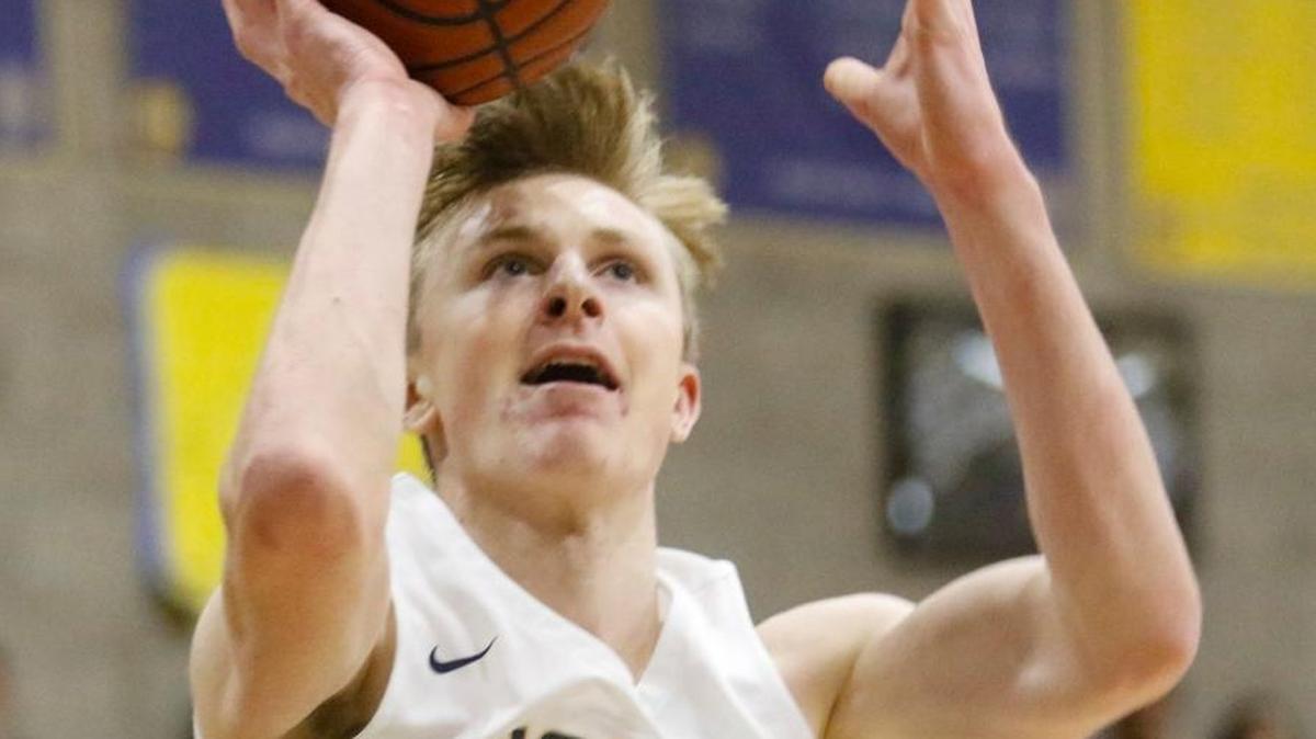 Kyle Colvin shoots, Mission Prep hosts Mission Hills boys basketball in the Mission Prep Christmas Classic.