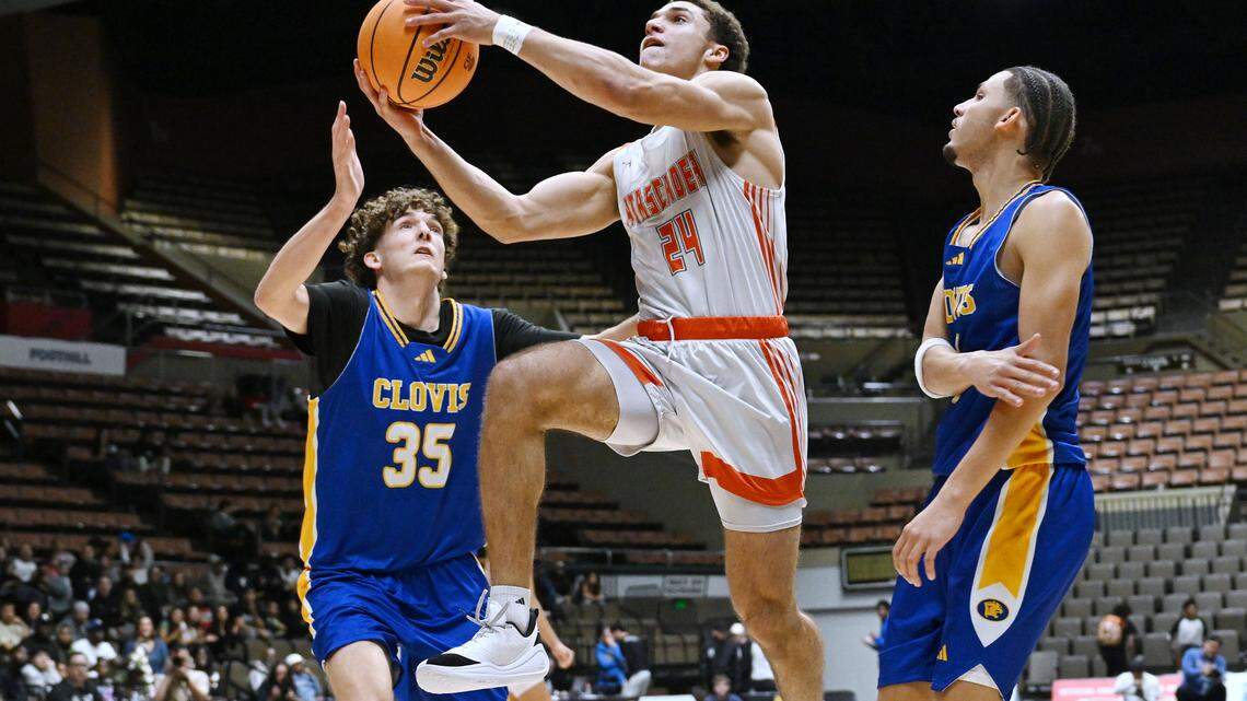 Atascadero falls to Clovis 68-47 in CIF final after thrilling playoff run