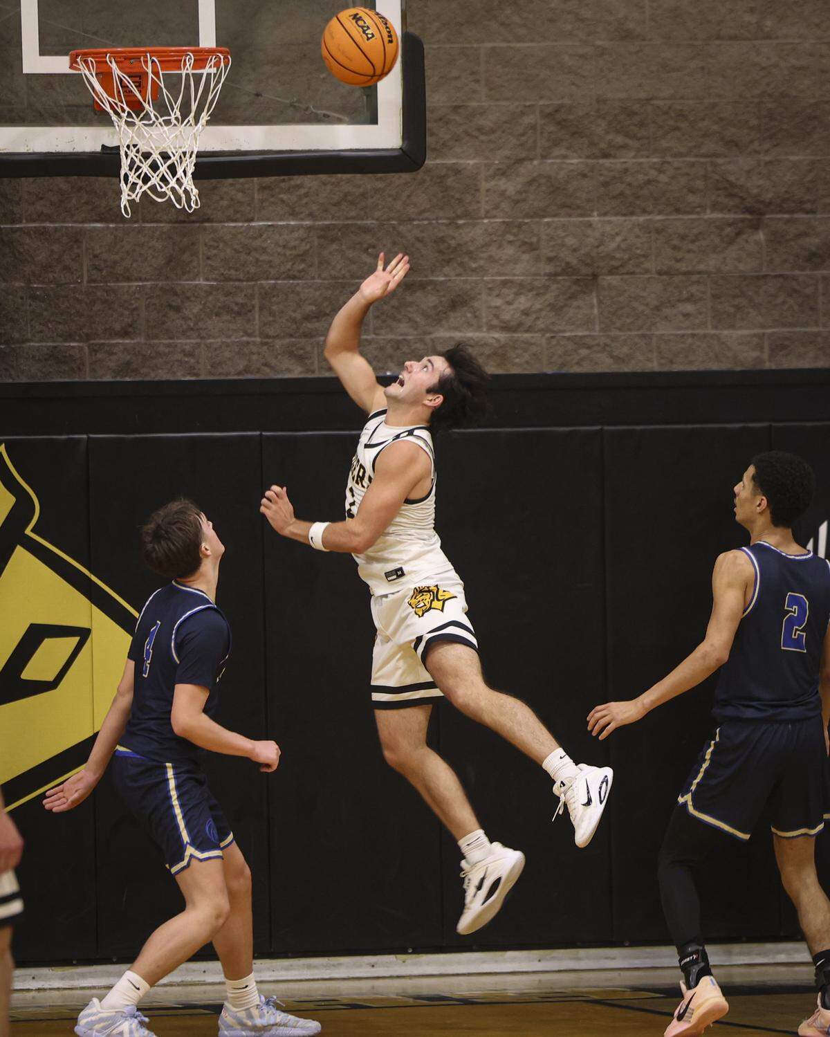 Vaugn Otto shoots. Mission Prep boys beat San Luis Obispo High School 69-53 in a basketball game on Feb. 10, 2026.