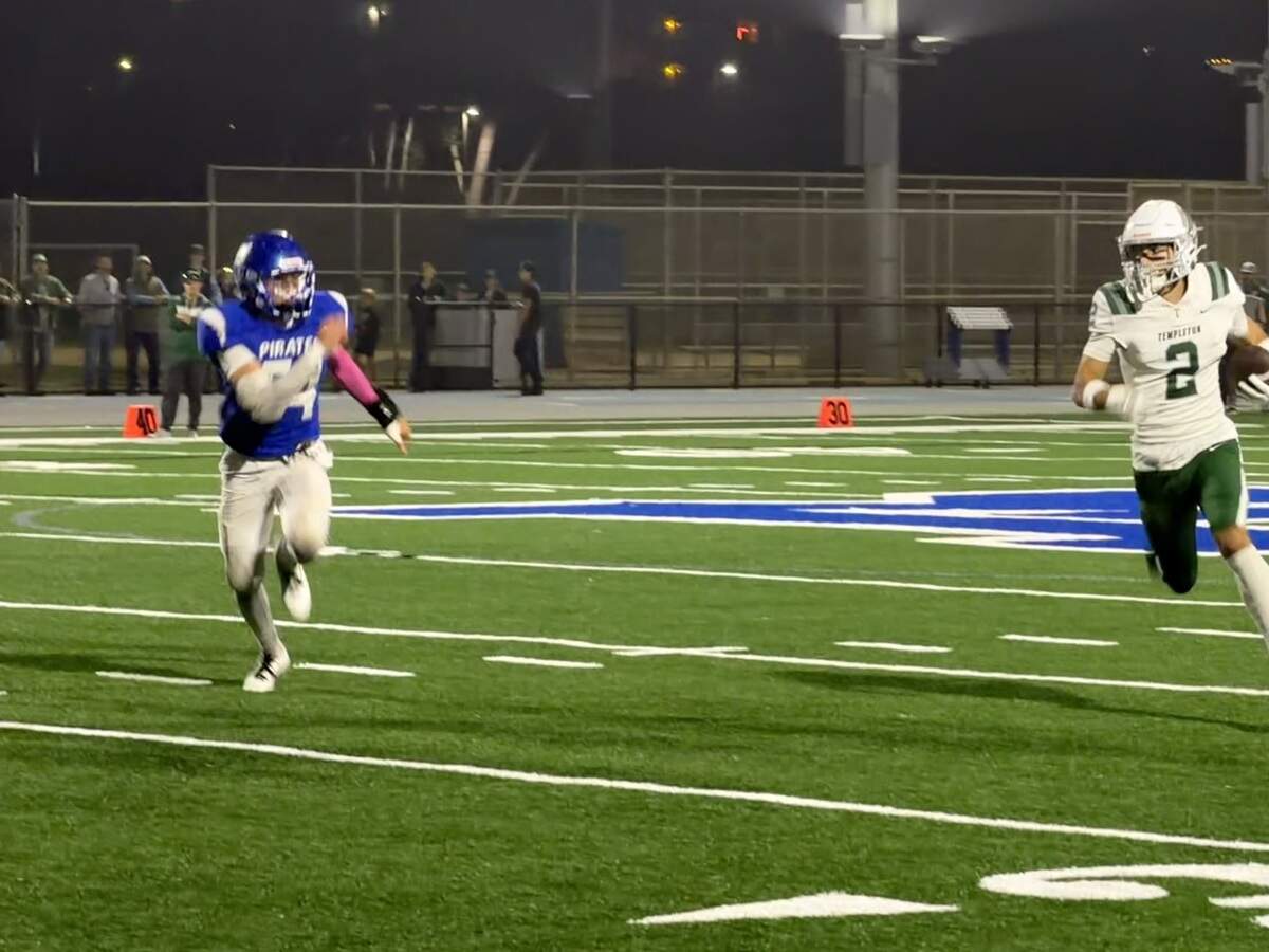 Templeton’s Colby Sims eludes a Morro Bay defender in a 69-6 Templeton win on Sept. 11, 2026.