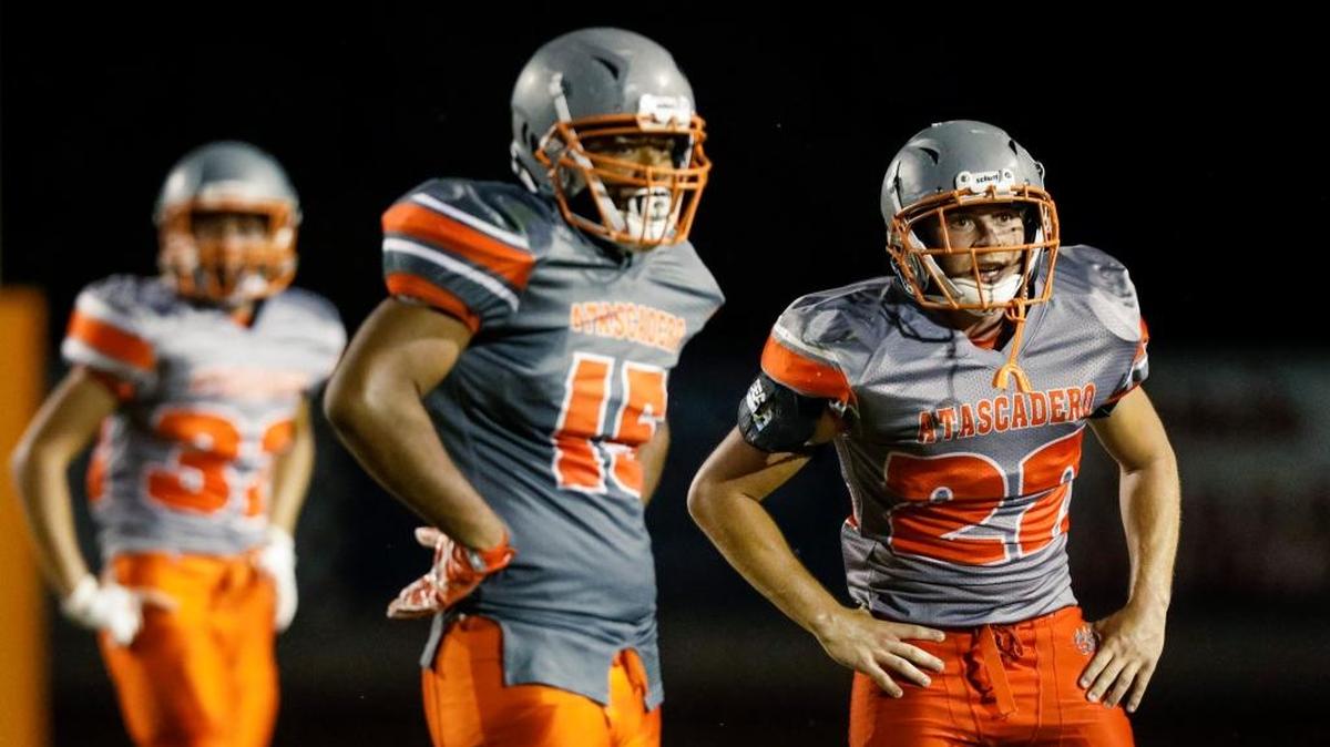 Hunter Walden (right), Kamren Brown (middle) and Zack Davis (left) are expected to lead the Atascadero defense against Righetti. Photo by Joe Johnston 09-01-17