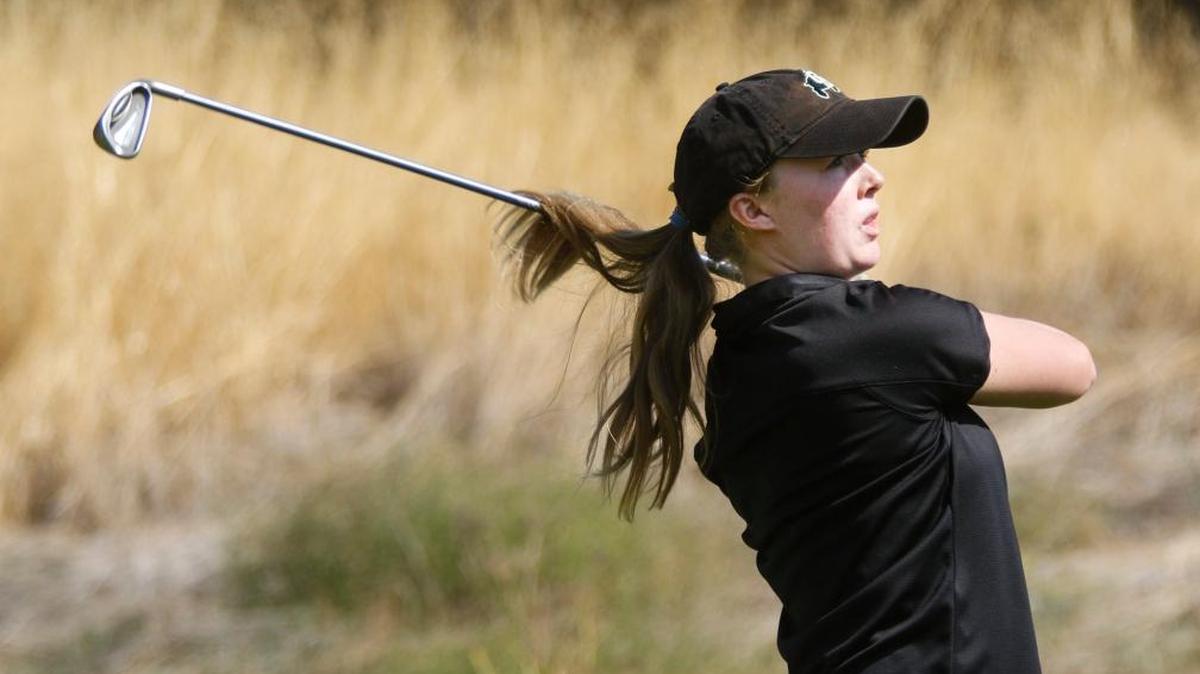 San Luis Obispo High School’s Isabel Carpenter San Luis Obispo plays in the PAC 8 finals at Chalk Mountain Golf Course in Atascadero in October.
