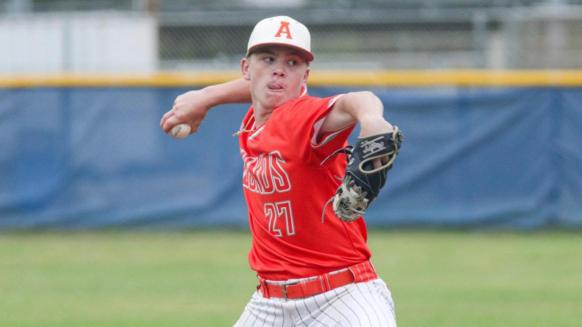 Atascadero upsets Morro Bay as regular baseball season winds down