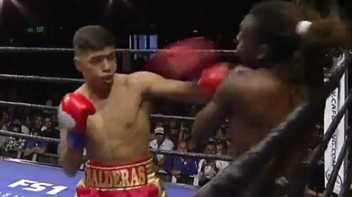 Karlos Balderas, left, won his first fight as a professional against Thomas Smith on Sunday night.