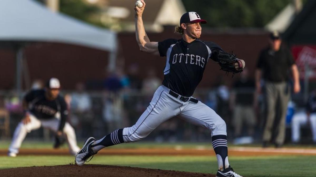 Evansville's Max Duval pitches during the second inning against the Joliet Slammers at Bosse Field in Evansville, Ind., on Friday, July 7, 2017. The Otters defeated the Slammers, 10-5.